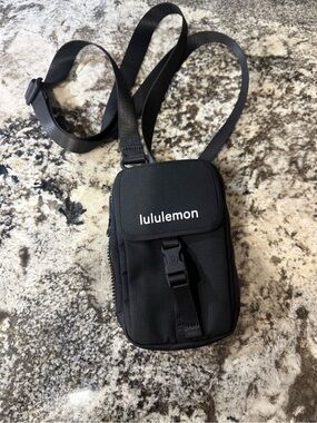 lululemon athletica Black Compact Crossbody Pouch